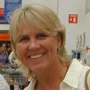 Team Member Owner Lisa Lizarraga
